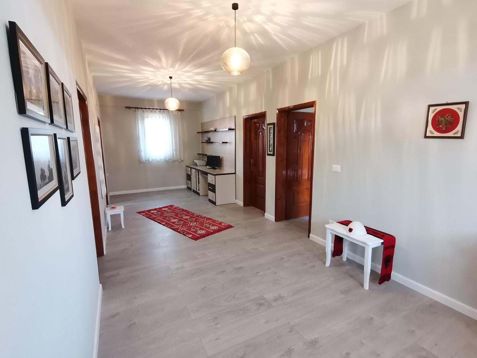 Leatis Apartment ドゥラス エクステリア 写真